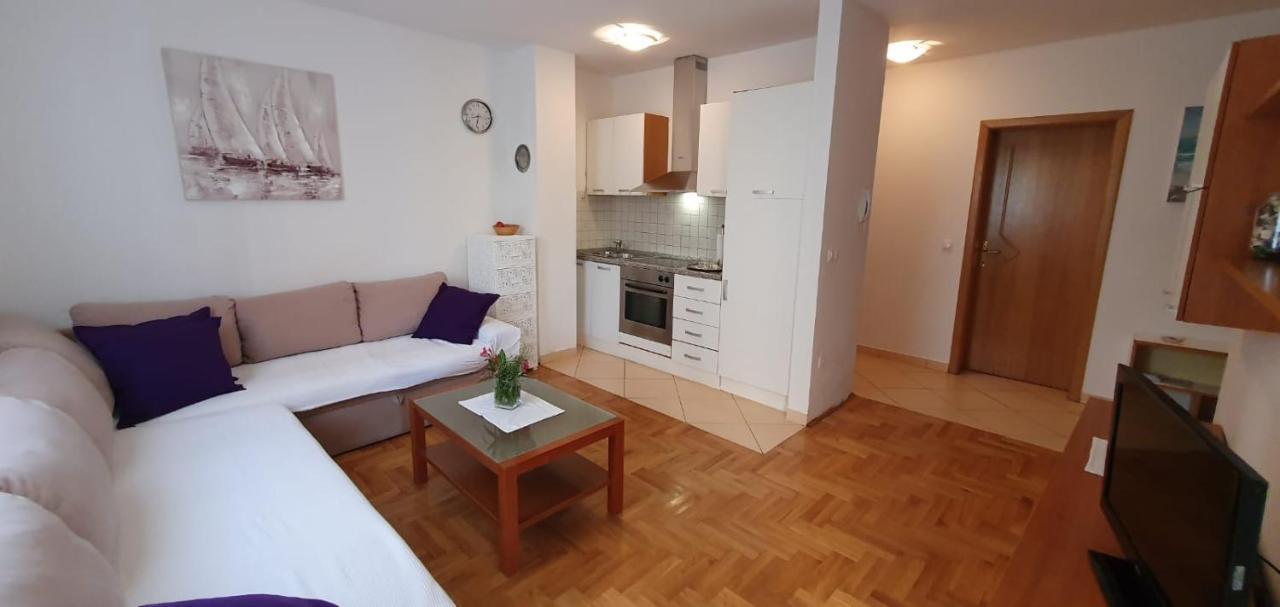 Apartment Conty On The Ground Floor Malinska Eksteriør billede